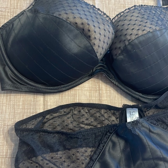 Black Bra with matching panty - Picture 4 of 4